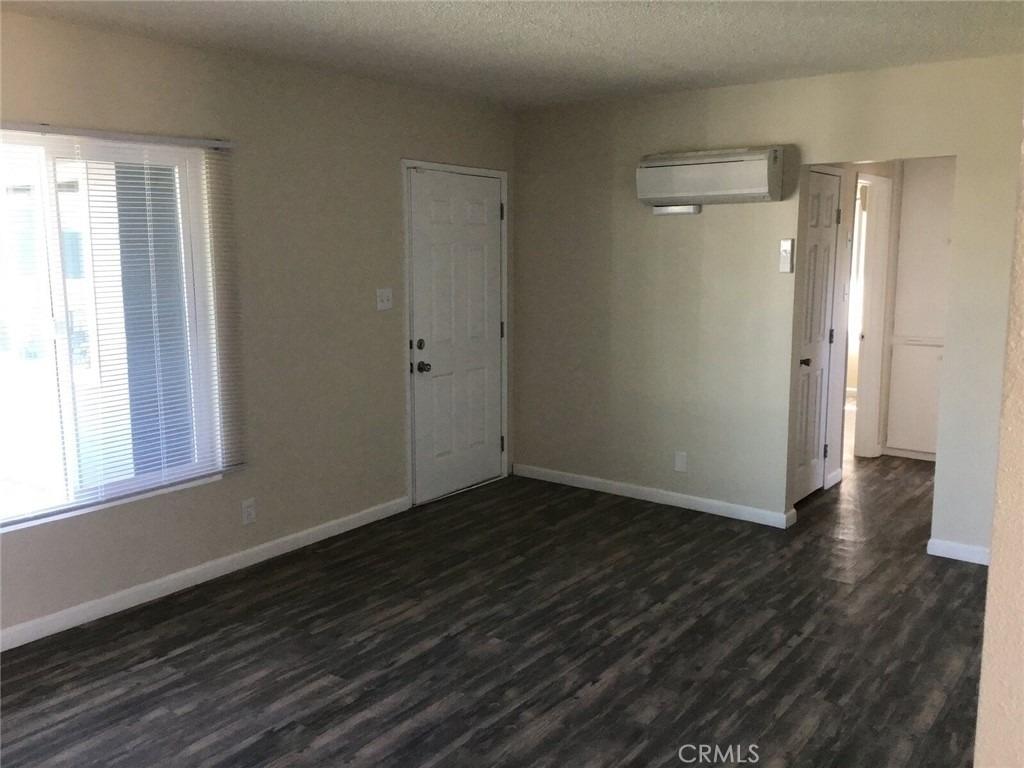 44254 Beech Avenue - Photo 1