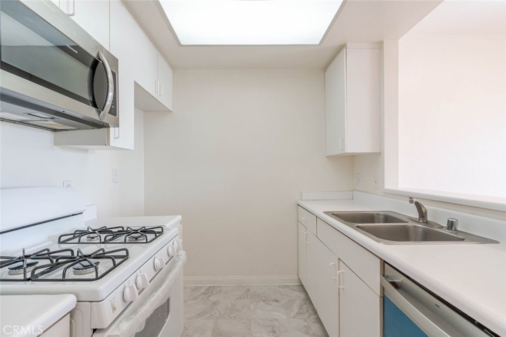 19350 Sherman Way - Photo 6
