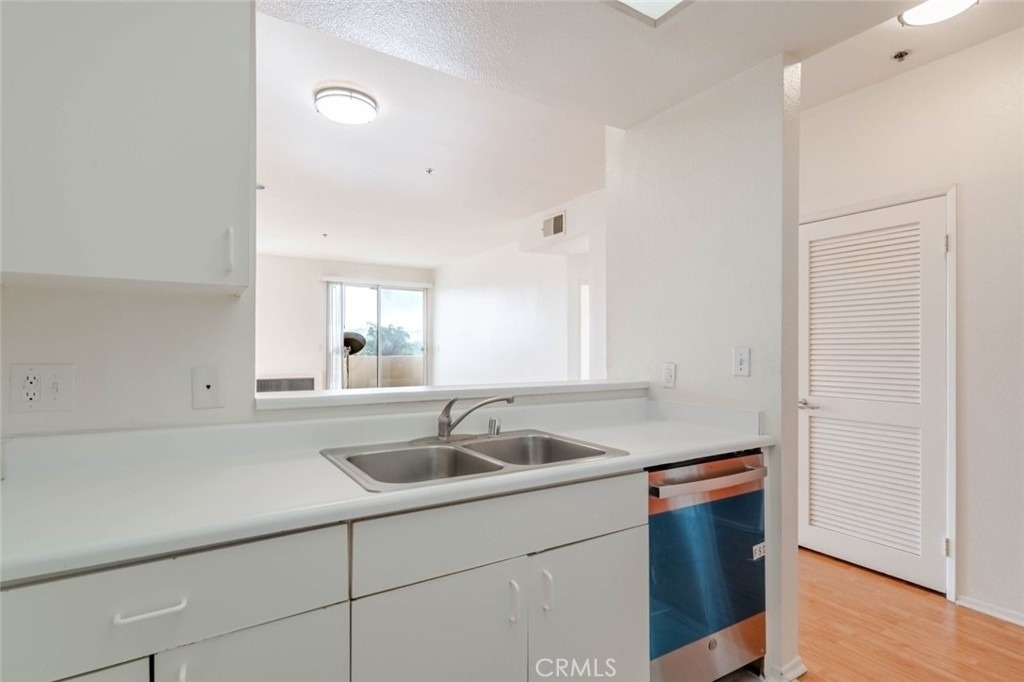 19350 Sherman Way - Photo 7
