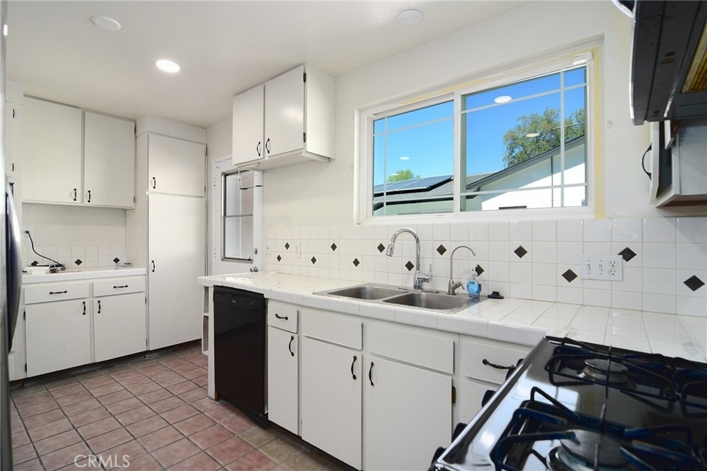 6162 Peterson - Photo 7