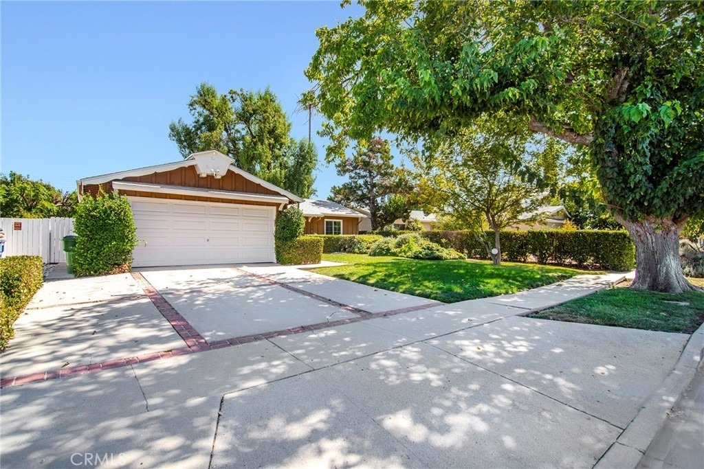 6162 Peterson - Photo 1