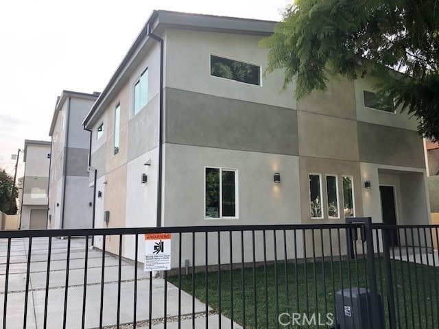 14124 Sylvan Street - Photo 0