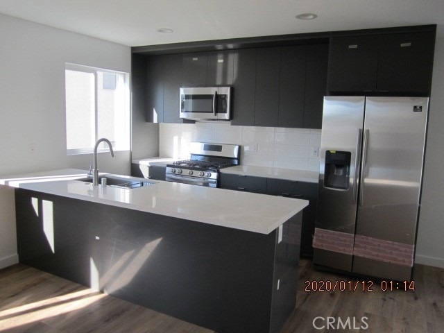 14124 Sylvan Street - Photo 7