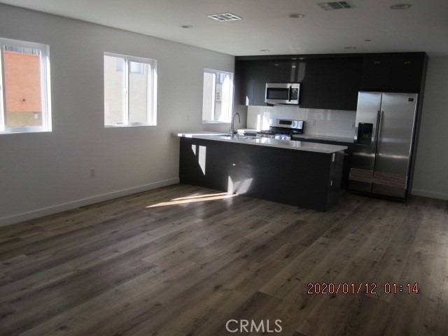 14124 Sylvan Street - Photo 6