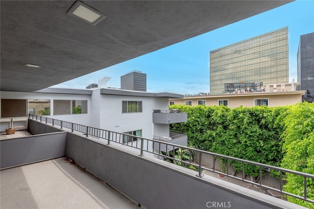 16012 Moorpark - Photo 19