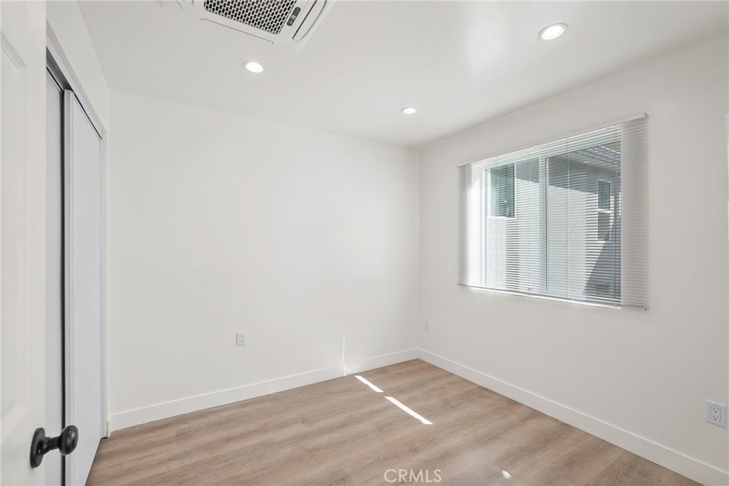 5842 Lexington Avenue - Photo 7