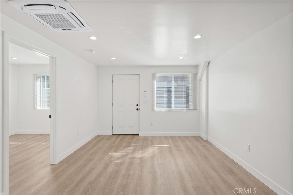 5842 Lexington Avenue - Photo 5