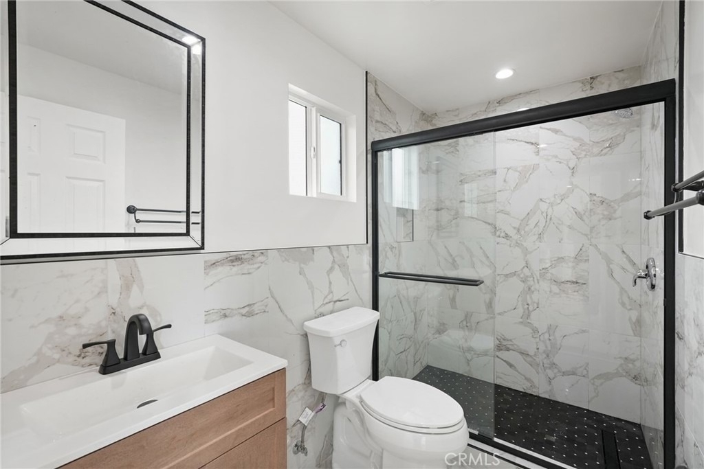 5842 Lexington Avenue - Photo 12