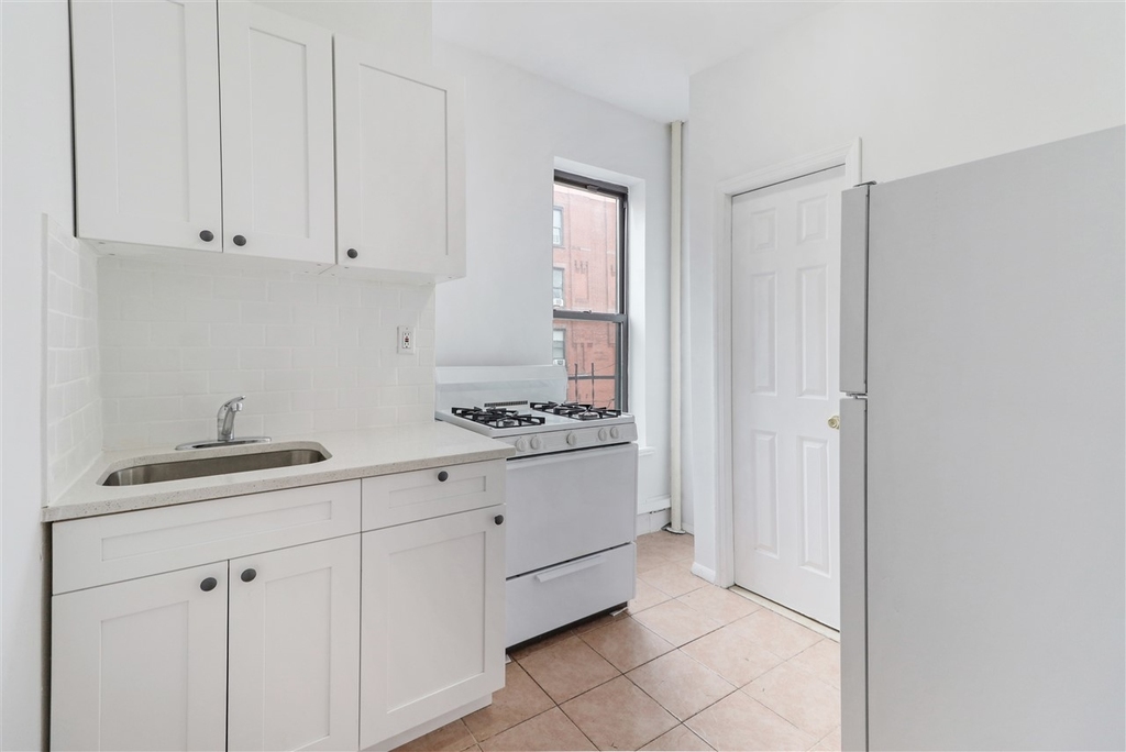 109th Street and 1st Avenue  - Photo 2