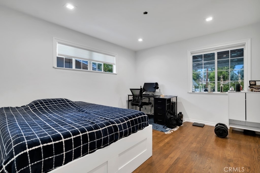 6954 Woodlake Avenue - Photo 23