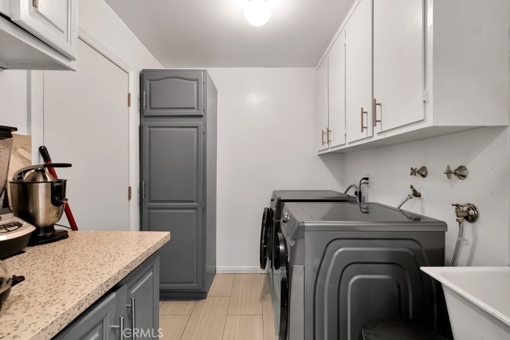 6954 Woodlake Avenue - Photo 27