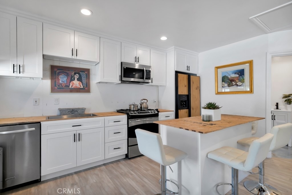 6954 Woodlake Avenue - Photo 30