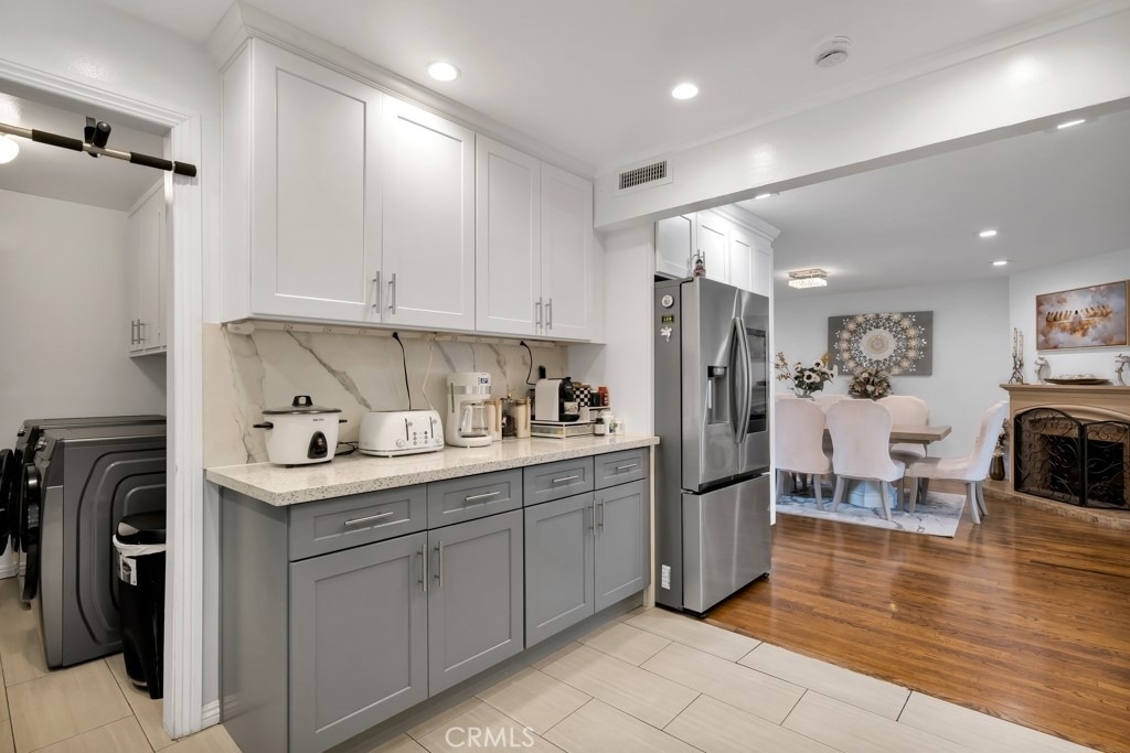 6954 Woodlake Avenue - Photo 26
