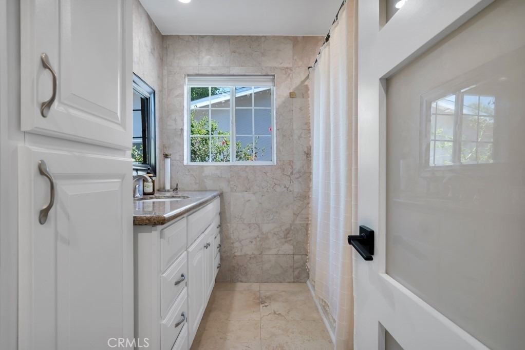 6954 Woodlake Avenue - Photo 22