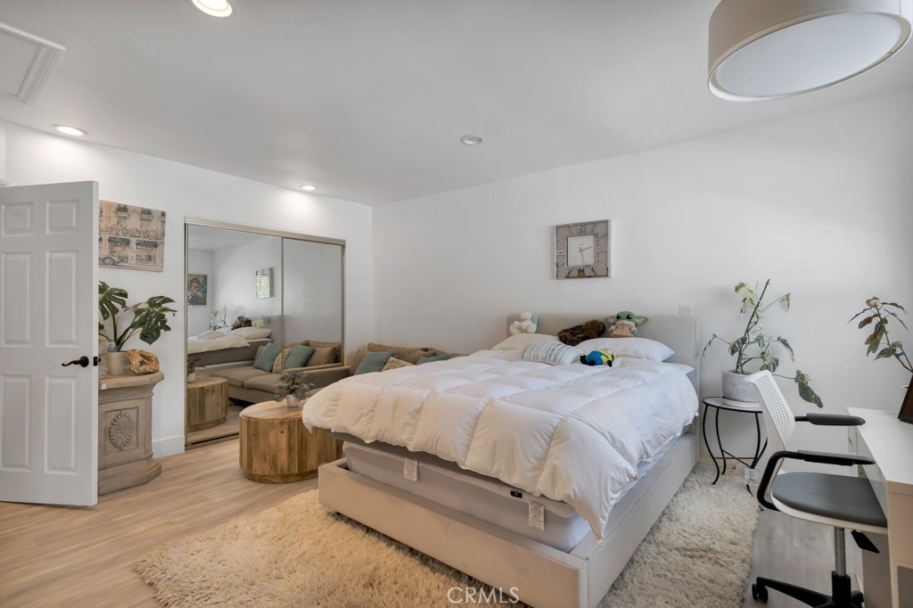 6954 Woodlake Avenue - Photo 32