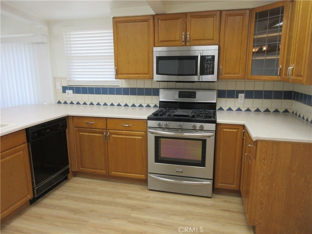 10818 Paso Robles Avenue - Photo 6