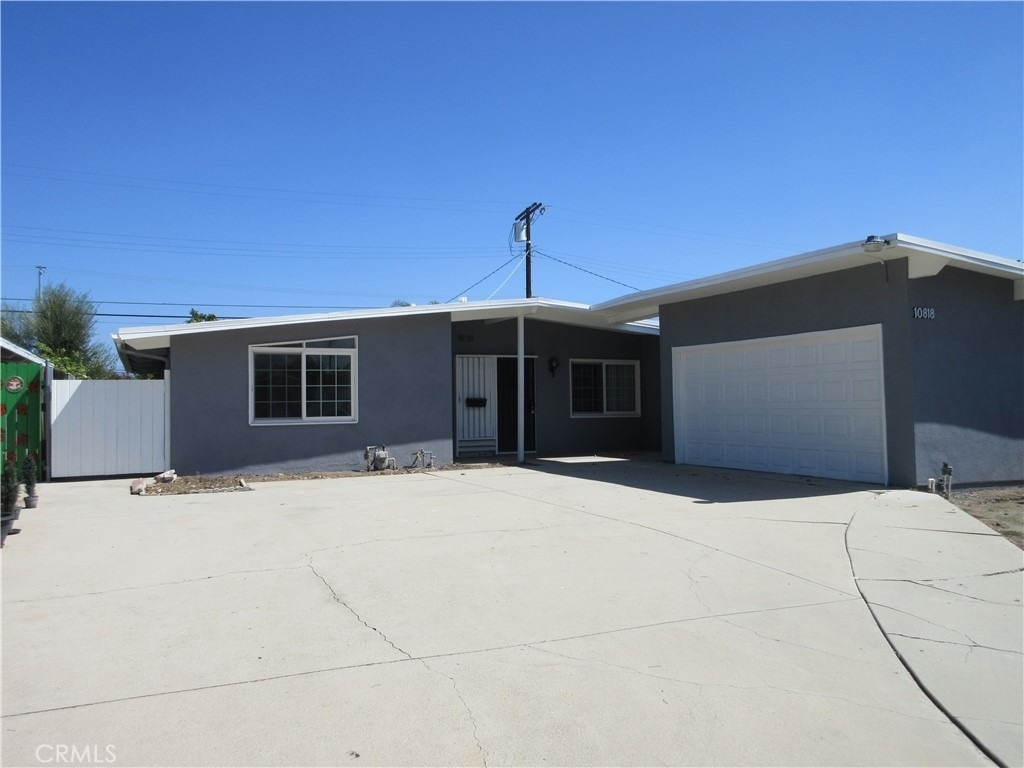 10818 Paso Robles Avenue - Photo 0