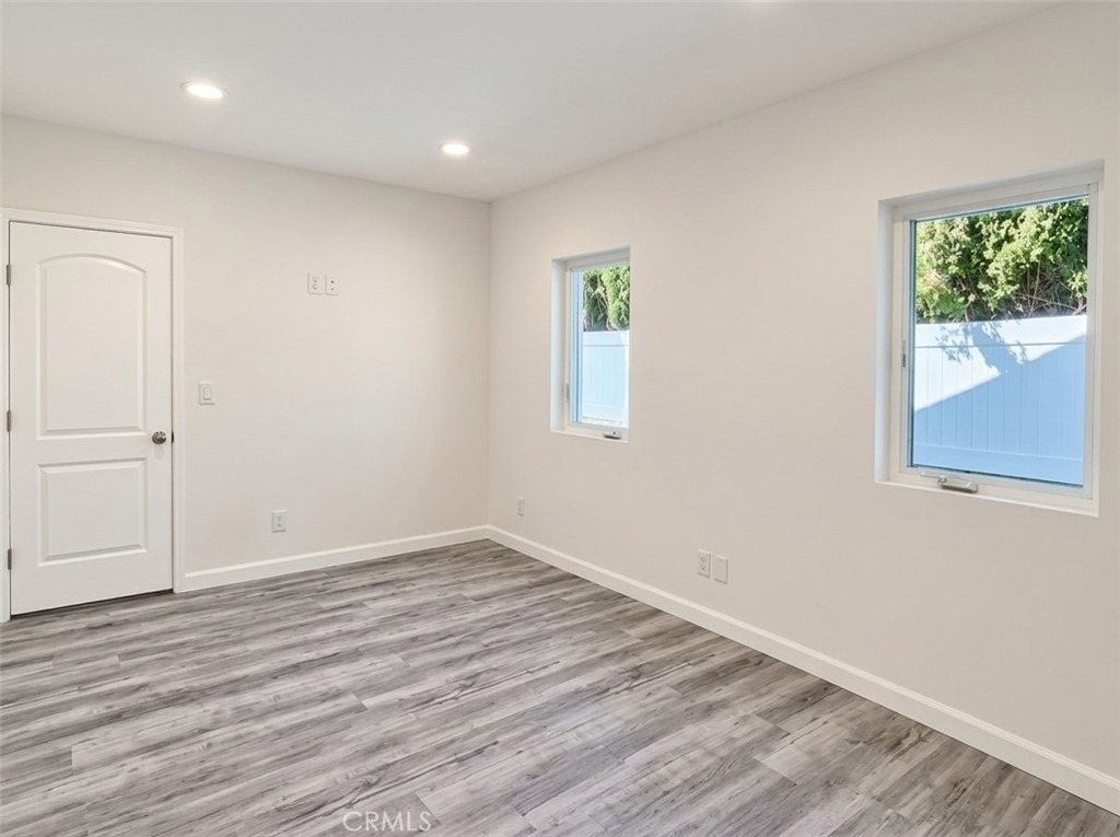 4615 1/2 Saloma Avenue - Photo 12