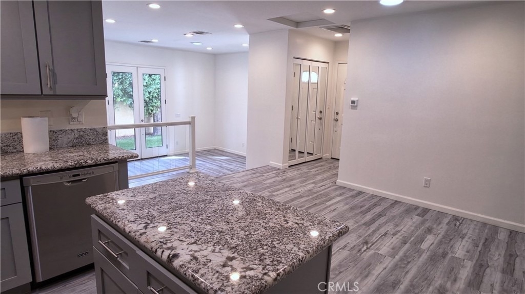 4615 1/2 Saloma Avenue - Photo 6