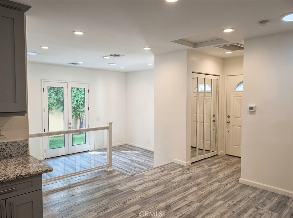 4615 1/2 Saloma Avenue - Photo 7