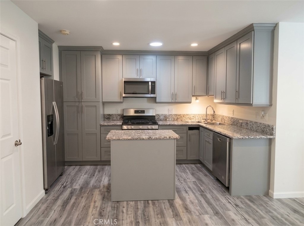 4615 1/2 Saloma Avenue - Photo 1