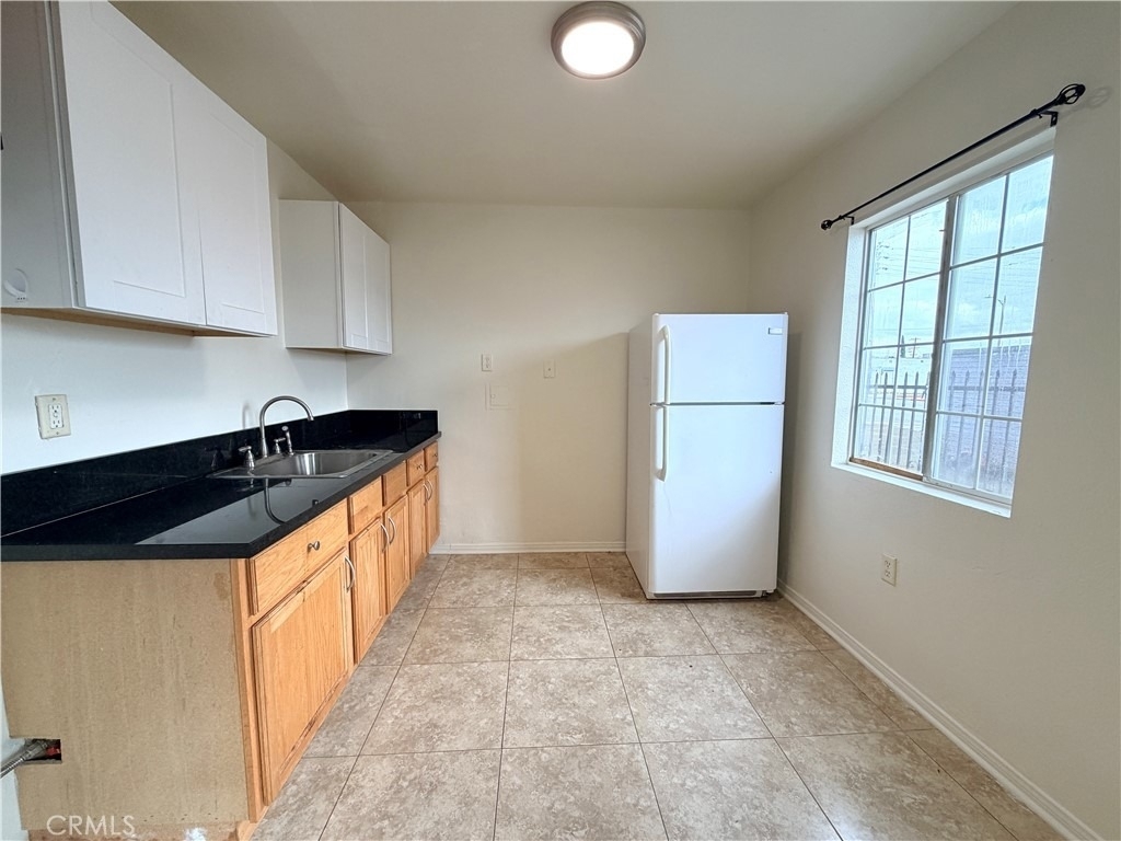 9137 S Broadway - Photo 4