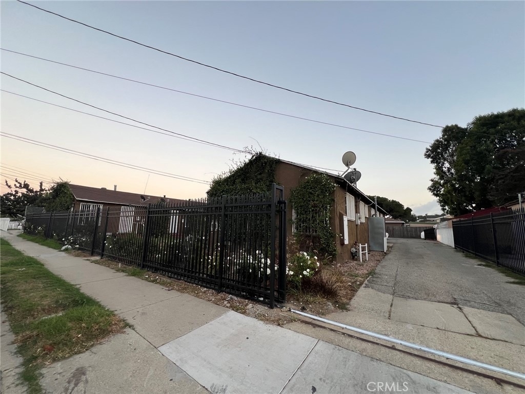 4616 W 111th Street - Photo 4