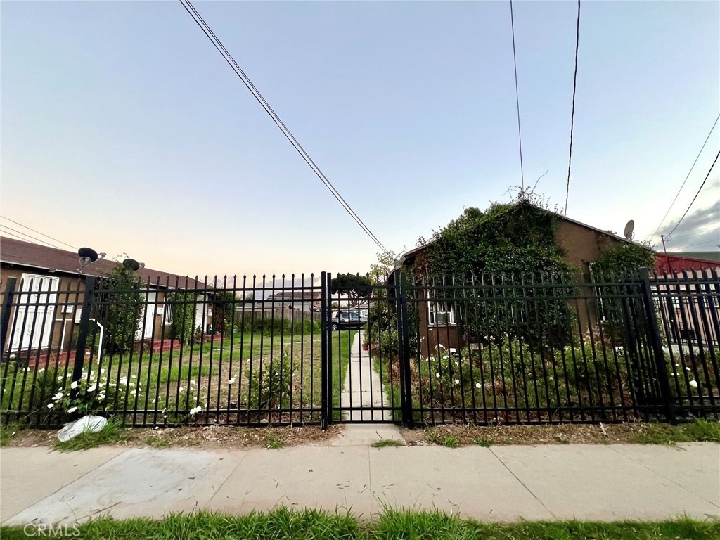 4616 W 111th Street - Photo 5