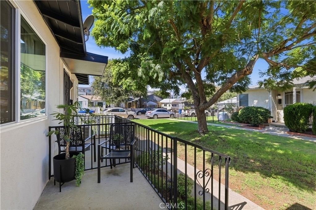 8326 Barnsley Avenue - Photo 1