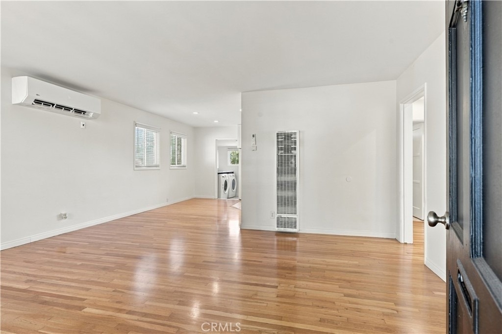 8326 Barnsley Avenue - Photo 2