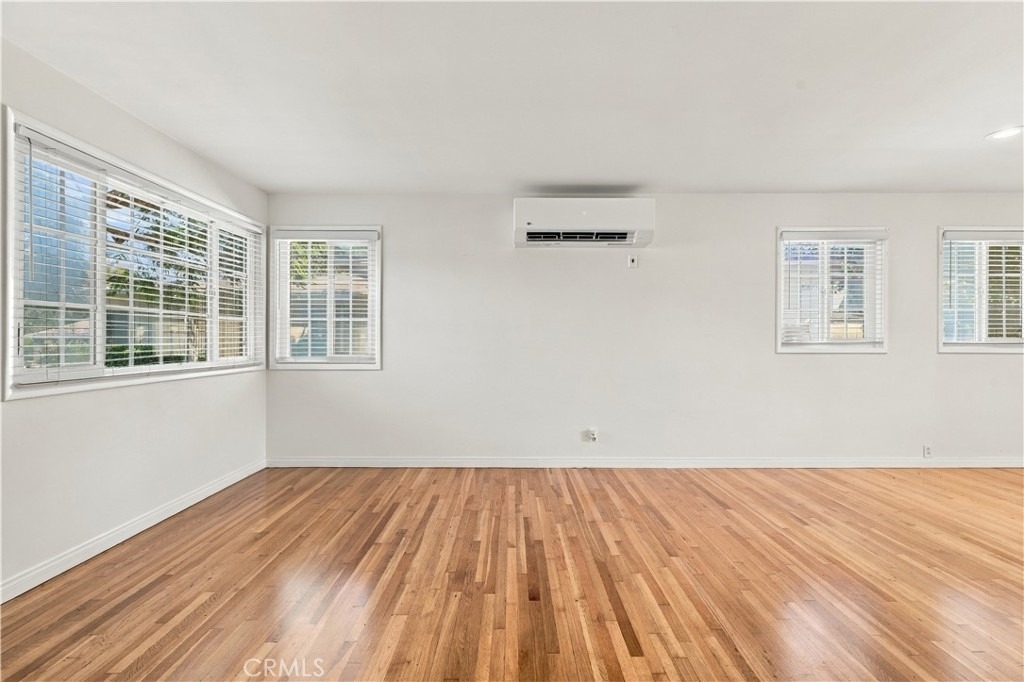 8326 Barnsley Avenue - Photo 4