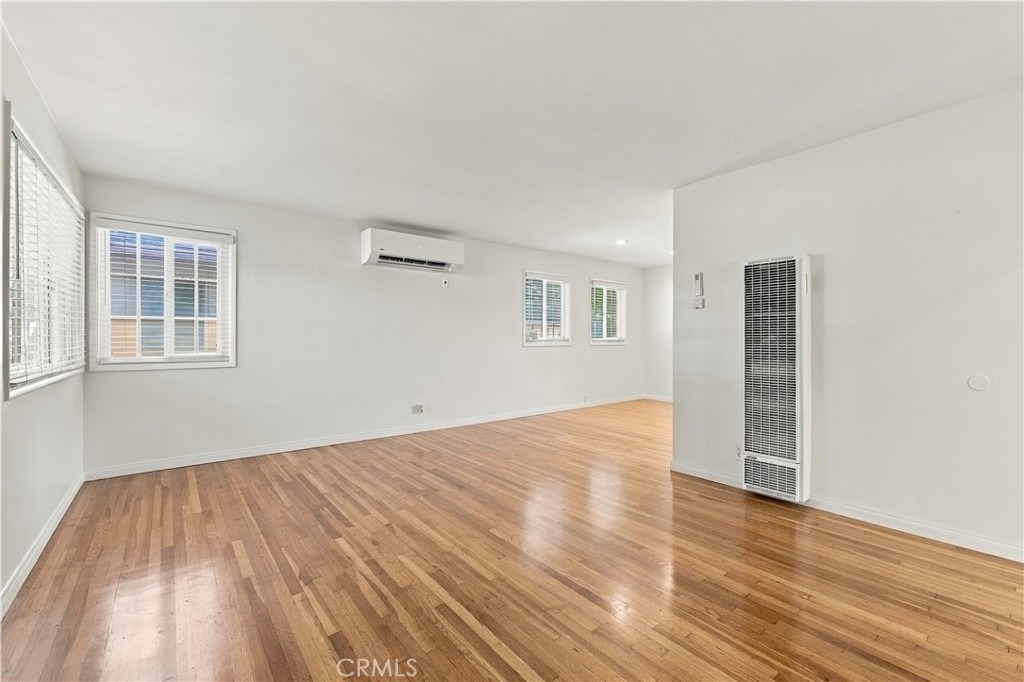 8326 Barnsley Avenue - Photo 3