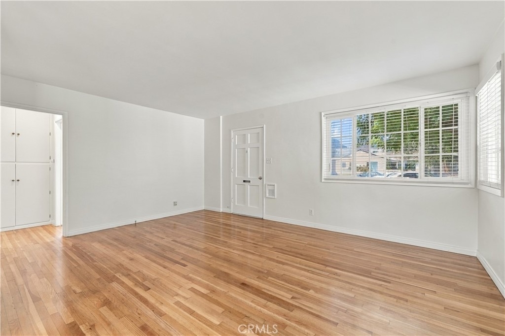 8326 Barnsley Avenue - Photo 6