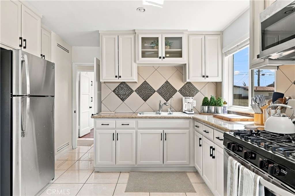8324 Barnsley Avenue - Photo 10
