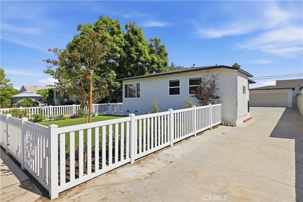 8324 Barnsley Avenue - Photo 24