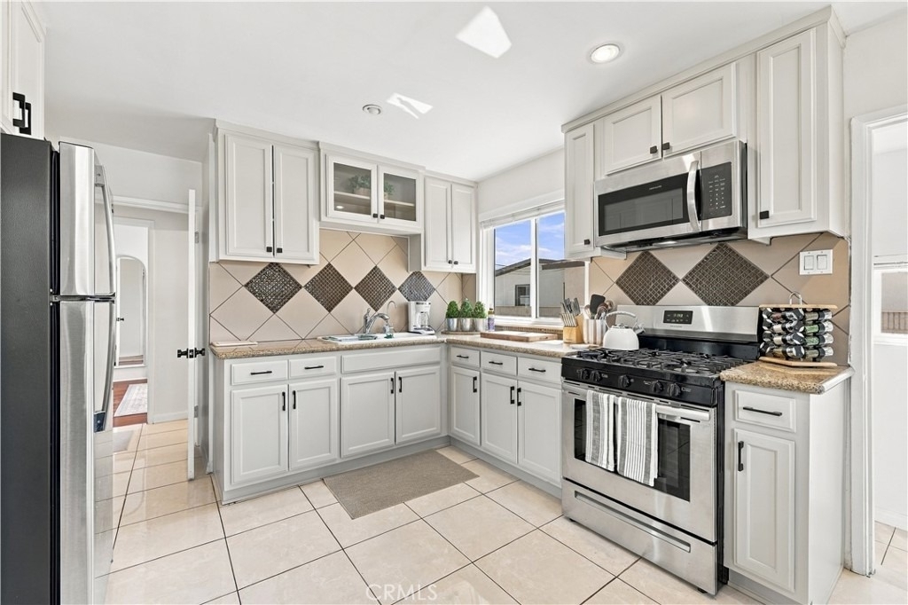 8324 Barnsley Avenue - Photo 9