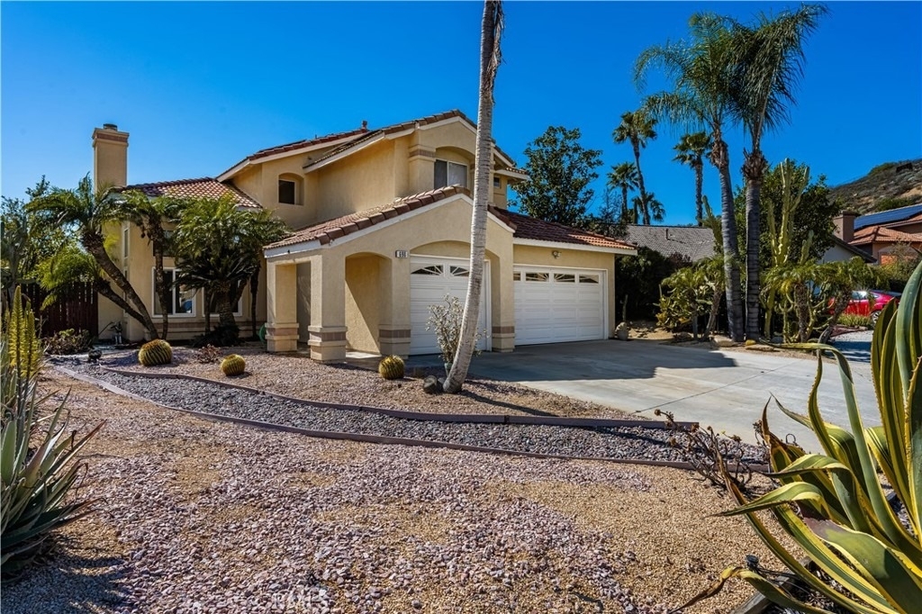 690 Canterbury Circle - Photo 2