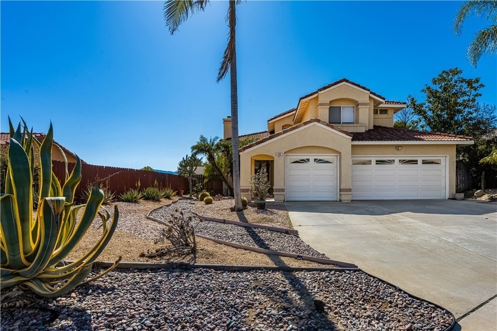 690 Canterbury Circle - Photo 3