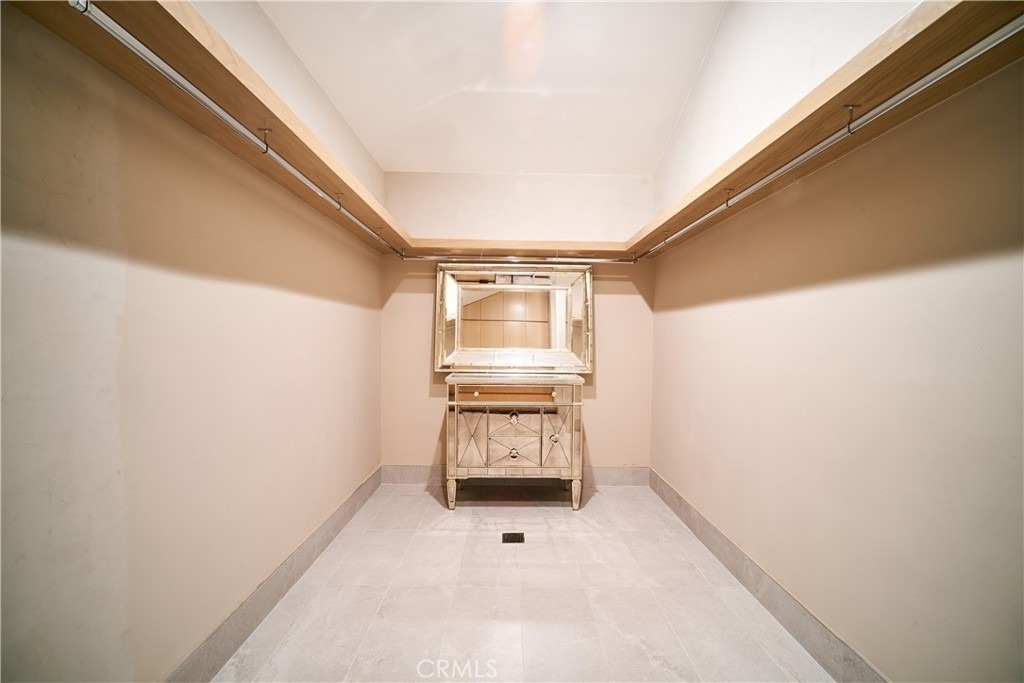 1119 Crestview Drive - Photo 5