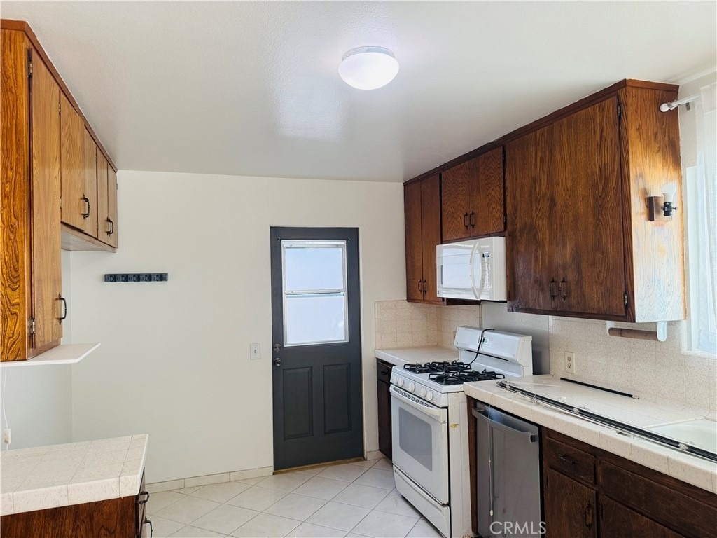 5140 E Los Flores - Photo 14