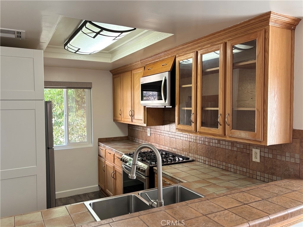 5036 Echo Street - Photo 1