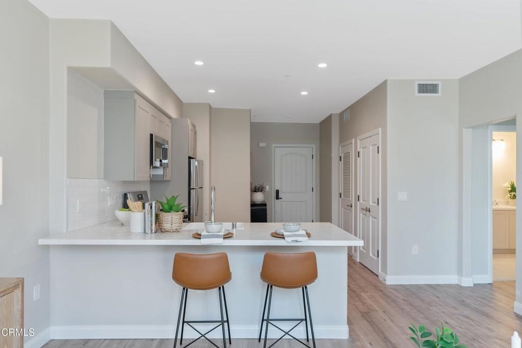 111 N Madison Avenue - Photo 8