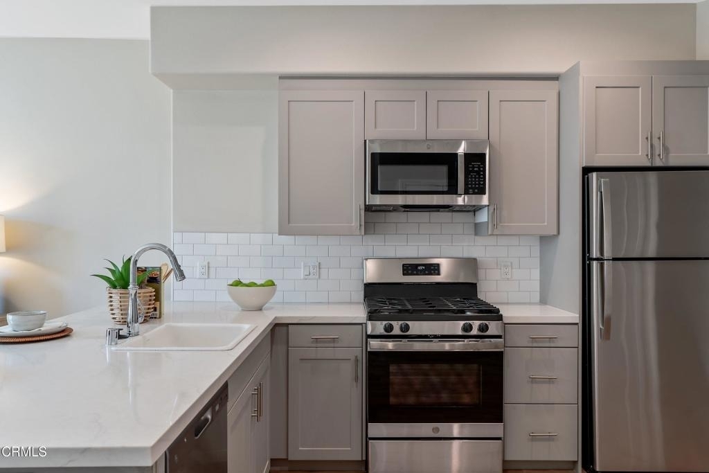 111 N Madison Avenue - Photo 5