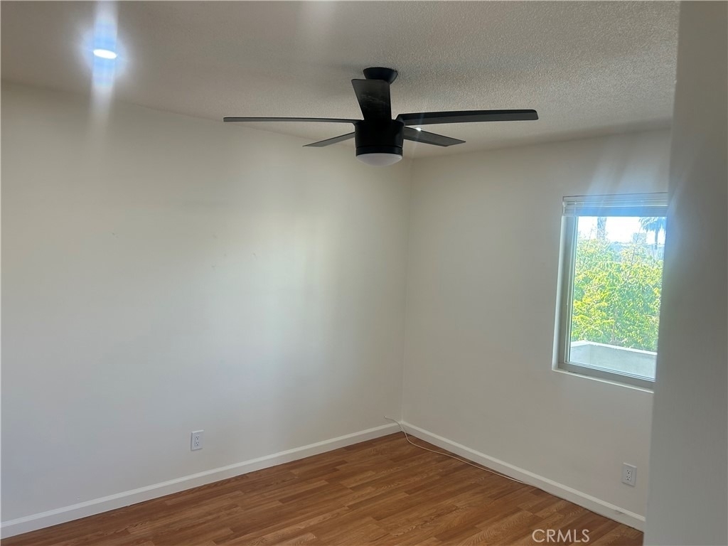 737 E 5th - Photo 7