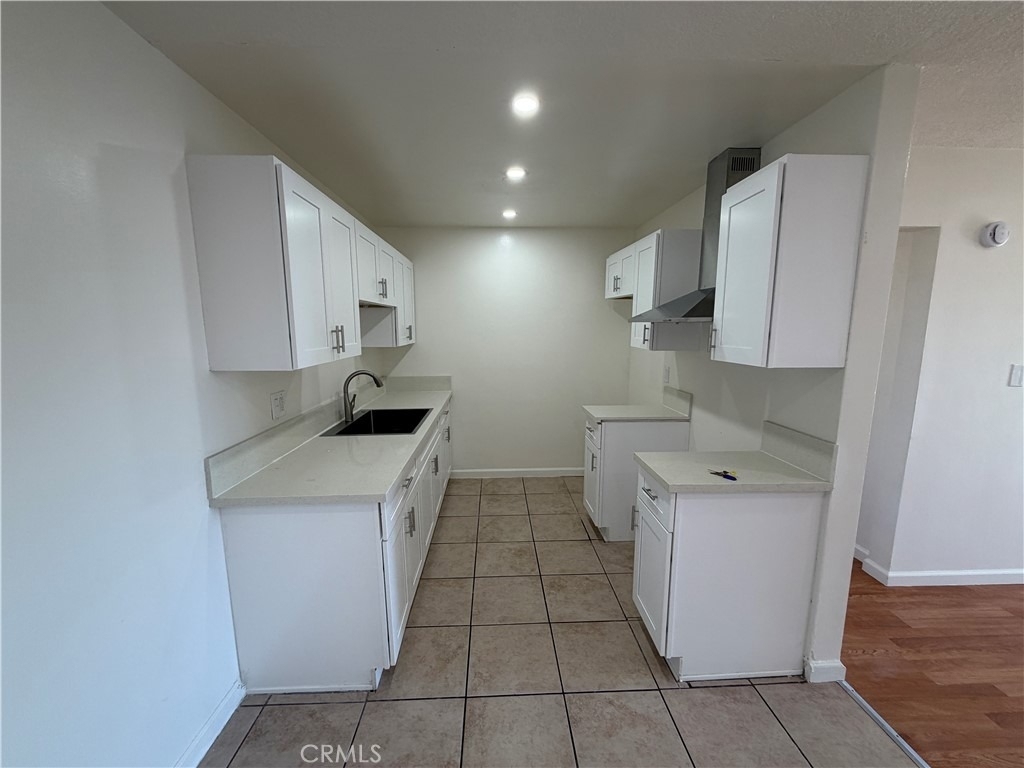 737 E 5th - Photo 6