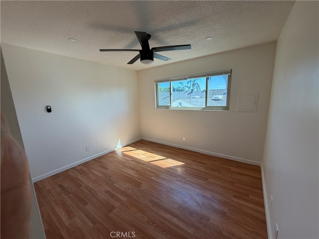 737 E 5th - Photo 14