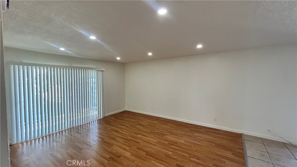 737 E 5th - Photo 10