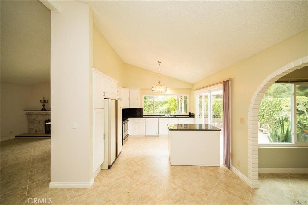3615 Fenn Street - Photo 5