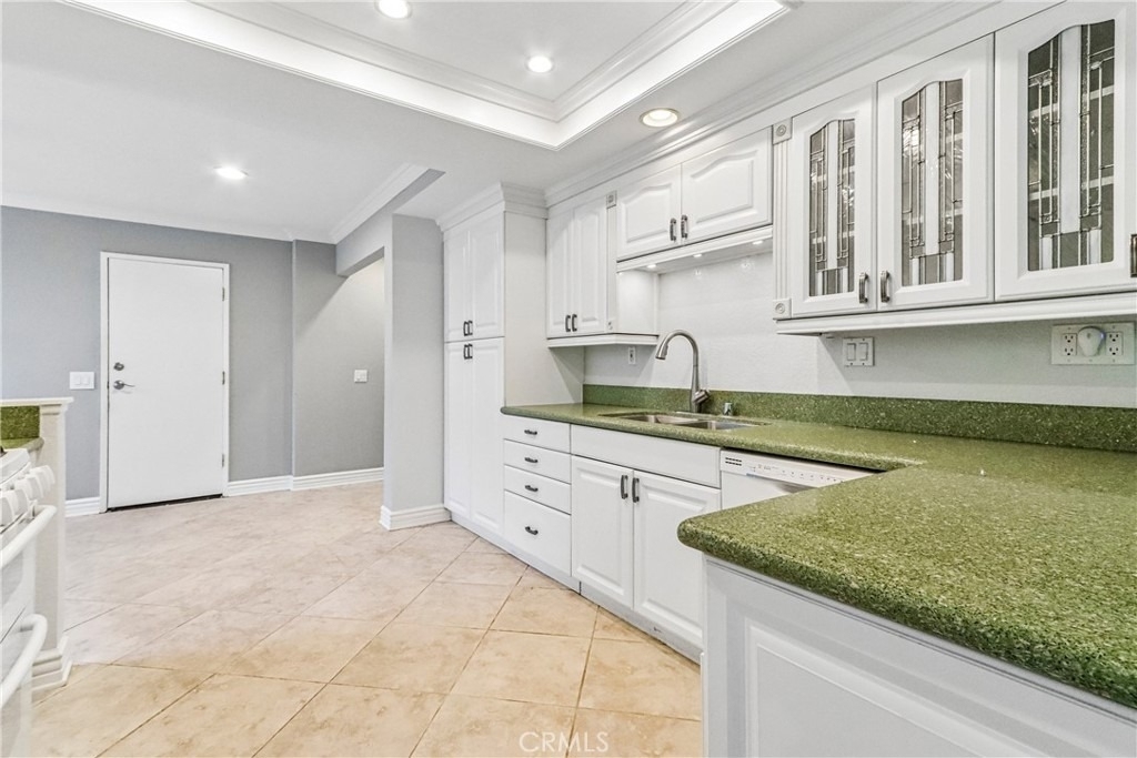 13595 Banyon - Photo 11