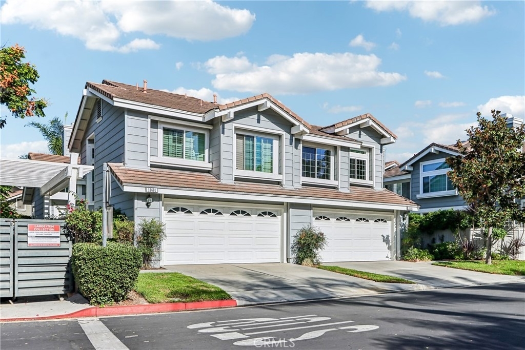 13595 Banyon - Photo 1